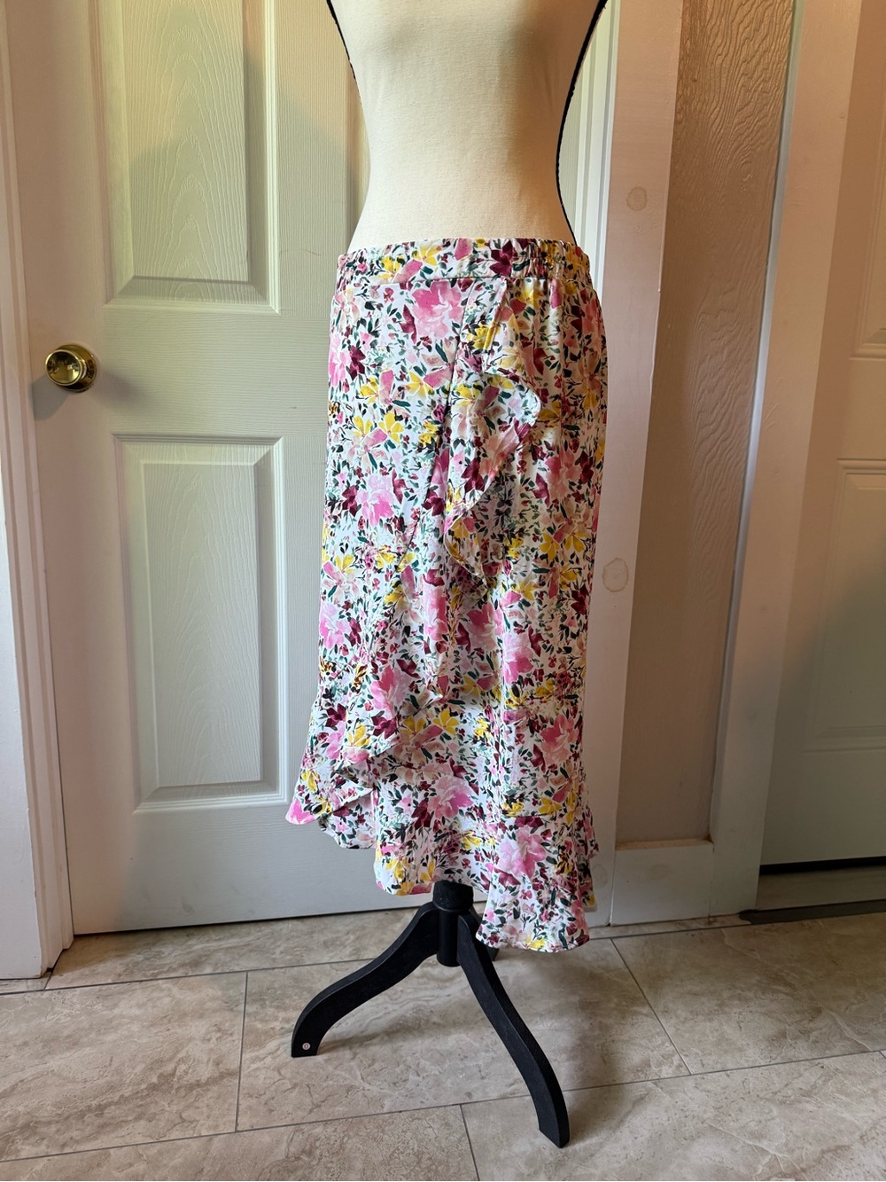 89th & Madison Pink Floral Ruffle-Trim Midi Skirt